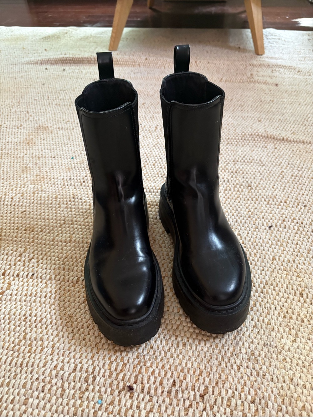 H&M Chunky Chelsea Boot - Size 39